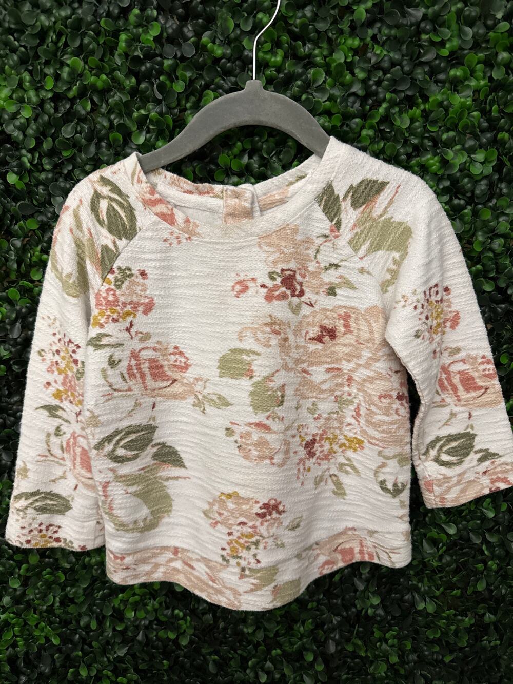 Baby Gap, Baby Girl Sweater size 18-24 months, Floral Sweater.